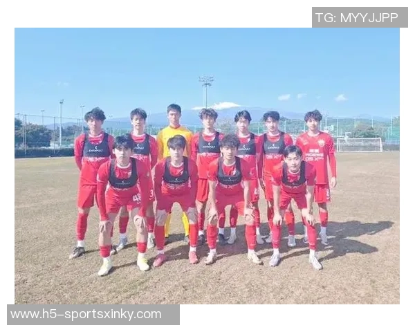 上海海港队昨晚重新集结开启为期三周的海外冬训拉练新征程